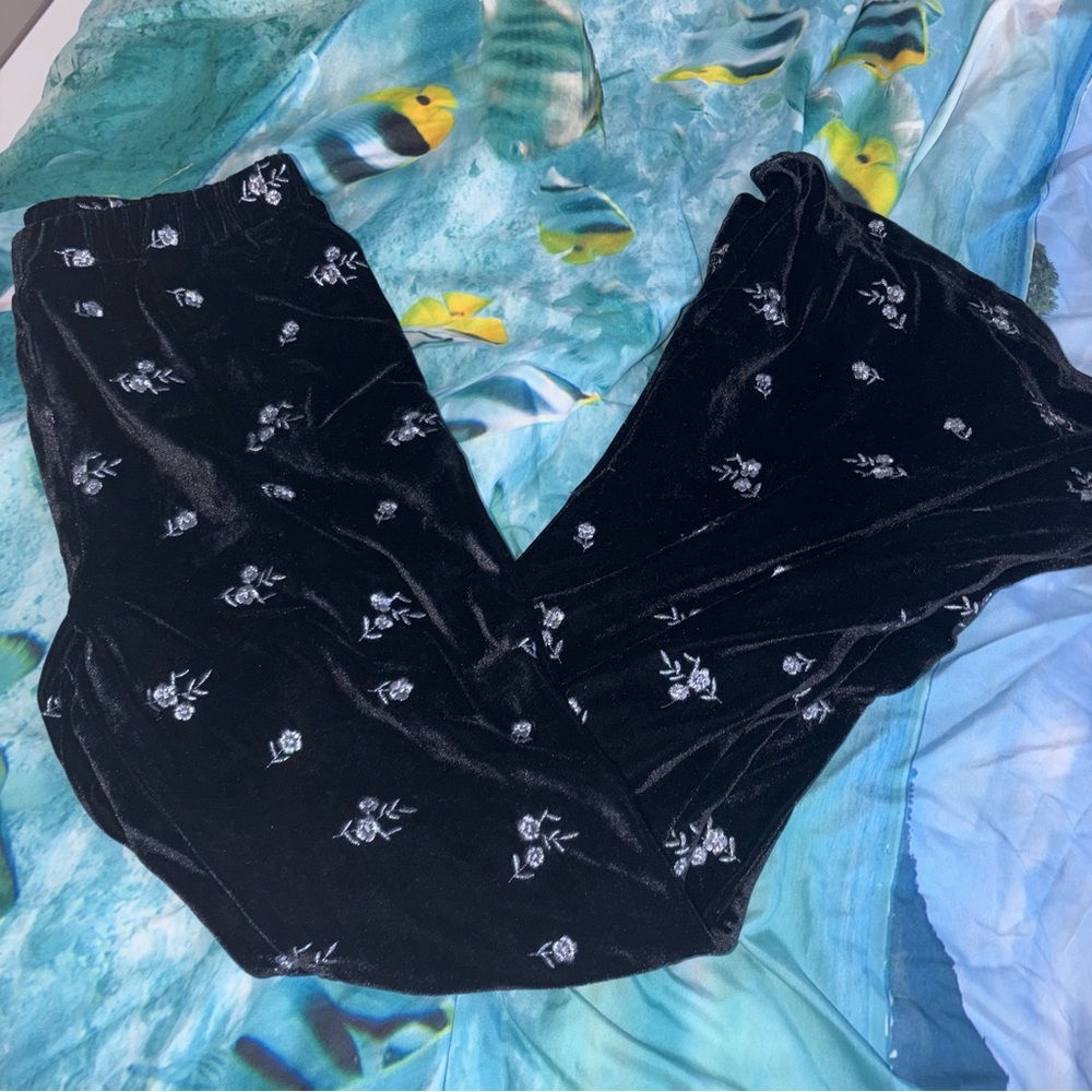 NWOT Avec Les Filles Velvet Embroidered Flare Pants